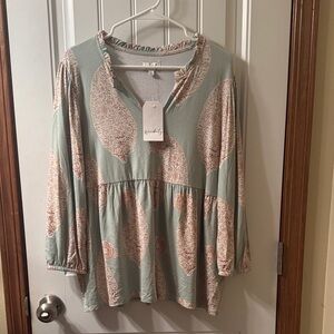Wonderly Sage and Cream Patterned Blouse